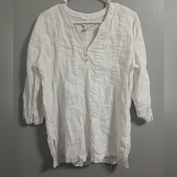 White Embroidered Women's Top‎ - Picture 2 of 11